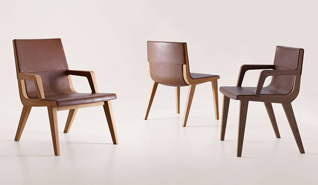 <b>B&B Italia｜Antonio Citterio</b>　アントニオ・チッテリオ　チェア「ACANTO」　左／W60×D72×H85.5×SH40.5cm、中央／W57×D56.5×H79.5×SH45.5cm、右／W57×D56.5×H79.5×SH45.5cm