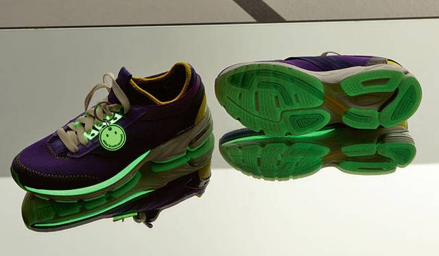 <b>adidas｜アディダス</b>　「adidas by Stella McCartney」 2010 FALL＆WINTERコレクション