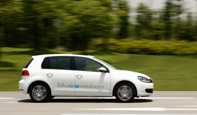<b>Volkswagen Golf blue-e-motion｜フォルクスワーゲン ゴルフ・ブルーeモーション</b>