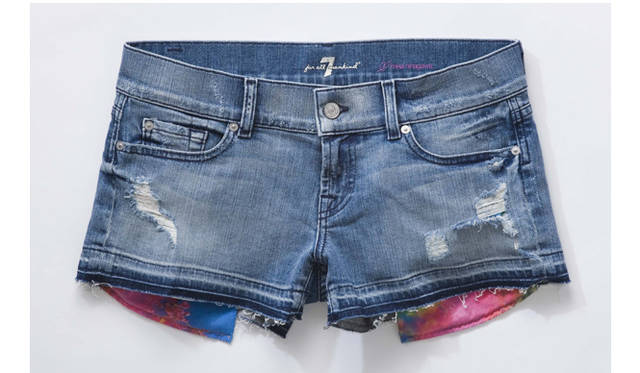 <b>7 For All Mankind｜セブン フォー オール マンカインド</b>　フォトグラファー 蜷川実花とのコラボレーションアイテム登場　ウィメンズショートパンツ　2万4990円