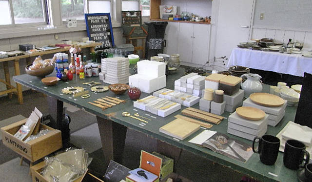 <b>エキシビション｜「extension/store 歩いていたら。」</b>　軽井沢離山公園 旧雨宮邸 「ギャラリー蔵」 にて開催中