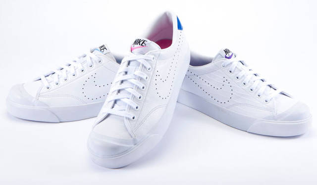 <b>NIKE｜NSW at HEAD PORTER PLUS</b>　リニューアルオープンスペシャルアイテム 「NIKE AIR ZOOM ALL COURT PREMIUM」 1万1550円