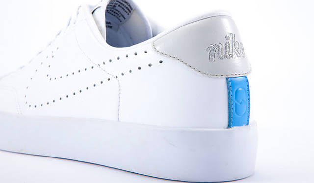 <b>NIKE｜NSW at HEAD PORTER PLUS</b>　リニューアルオープンスペシャルアイテム 「NIKE AIR ZOOM ALL COURT PREMIUM」 1万1550円