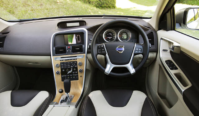 <b>VOLVO XC60 T5 SE｜ボルボ XC60 T5 SE</b>