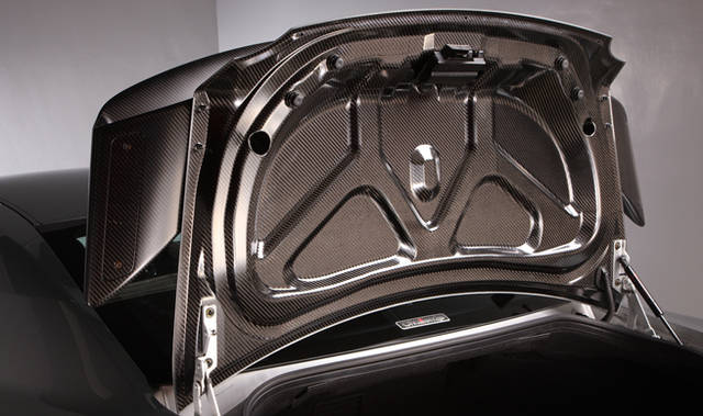 <b>日産 GT-R クラブトラックエディション｜NISSAN GT-R Club Track edition</b><br>カーボン製トランクリッド ※オプションとして設定可能 