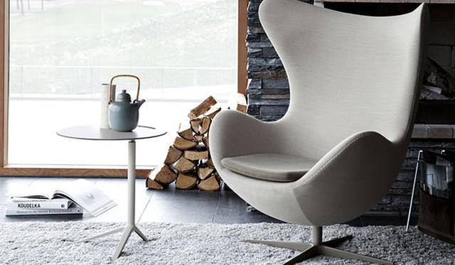 <b>LIVING MOTIF｜リビング・モティーフ</b>　THE GOLDEN ERA EGG / アルネ・ヤコブセン（2010年　限定特別モデル）58万2750円