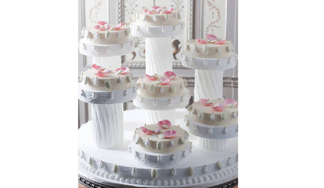 LADURÉE（ラデュレ）｜ピエス・モンテ　オーダー制のケーキ「マリー・アントワネット」