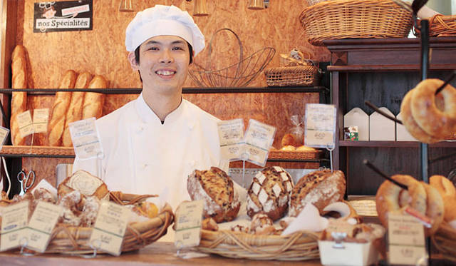 <b>Boulangerie Lebois｜ブーランジェリー ルボワ</b>　「ルボワに行ったら、ちょっと変わったおいしいものがあるよと、言われるようになれたらいいですね」とオーナーの森 朝春シェフ。