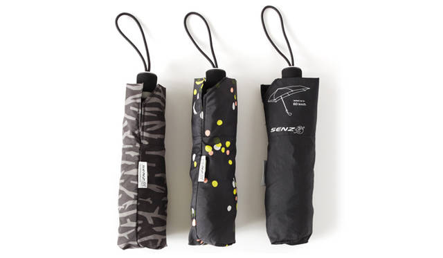 <b>センズ</b> ドット柄折り畳み傘6825円、ゼブラ柄折り畳み傘6825円、黒折り畳み傘5250円