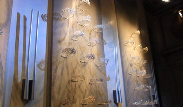 <b>CHAUMET｜ショーメ</b>　数多くのティアラがお目見えした。