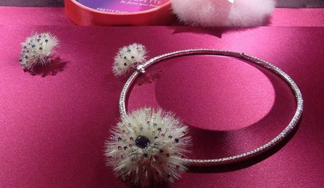 <b>BOUCHERON｜ブシュロン</b>　テーマは「LE JEU DE LA SÉDUCTION」。誘惑の遊びをテーマにした。