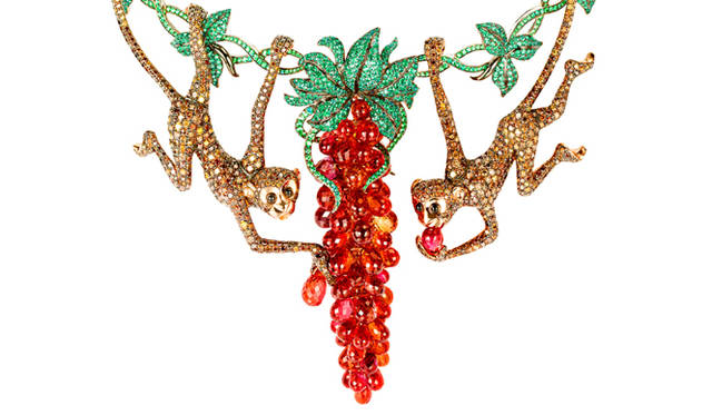 <b>CHOPARD｜ショパール</b> 「アニマル ワールド」から、モンキーのネックレス。4208万3500円。