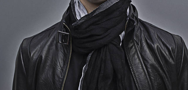 <b>ck Calvin Klein｜ck カルバン・クライン</b> レザーライダースジャケット7万9800円、ストール9975円（すべてオンワード樫山 ）