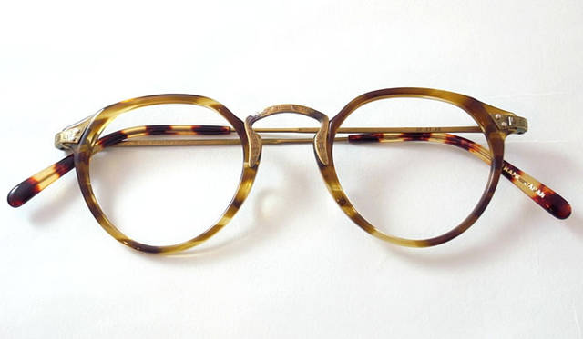 <b>Continuer｜コンティニュエ</b>　OLIVER PEOPLES　3万6540円