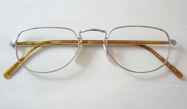 <b>Continuer｜コンティニュエ</b>　OLIVER PEOPLES　3万6540円