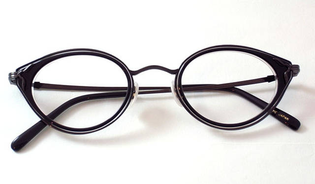 <b>Continuer｜コンティニュエ</b>　OLIVER PEOPLES　3万7800円