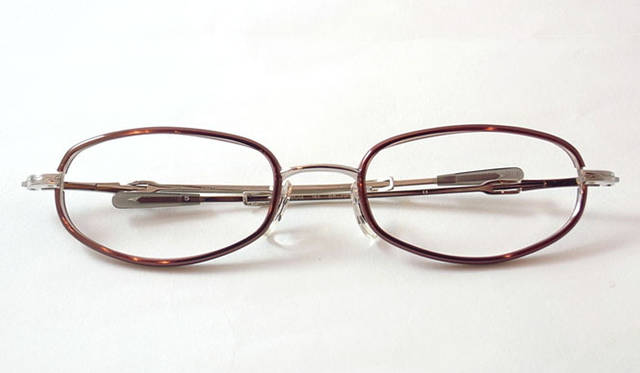 <b>Continuer｜コンティニュエ</b>　OLIVER PEOPLES　3万9900円