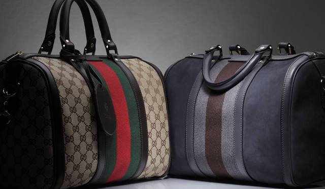 <b>GUCCI｜グッチ</b>　左／もっともアイコニックなカラーリング。「ヴィンテージウェブ」ボストンバッグ [W33×H22×D18cm] 11万9700円、右／グレーのウェブが新鮮。「ヴィンテージウェブ」ボストンバッグ [W33×H22×D18cm] 15万2250円（ともにグッチ／グッチ ジャパン）