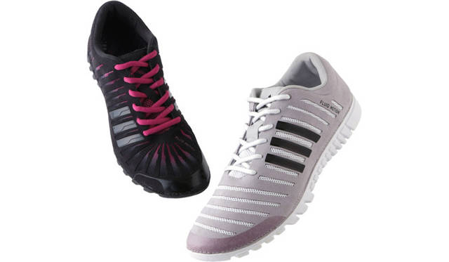 <b>adidas｜アディダス</b>　左／「FLUID TRAINER W（フルイド トレーナー W）」（サイズ22.0～25.5cm） 9345円、右／「FLUID TRAINER M（フルイド トレーナー M）」（サイズ24.5～30.0cm） 9345円<br>