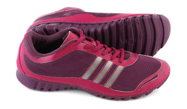 <b>adidas｜アディダス</b>　「FLUID TRAINER W LIGHT」 8295円