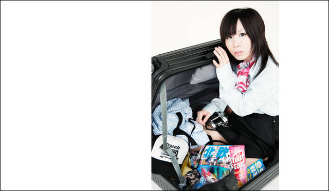 <b>川本史織｜KAWAMOTO Shiori</b>　スーツケースのCAみゆ