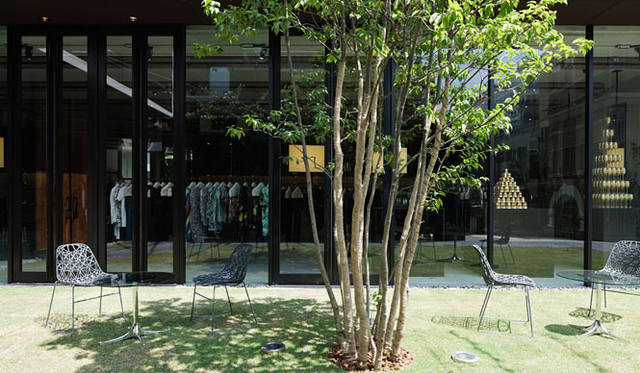 <b>valveat 81｜ヴァルヴィート エイティーワン</b>　気持ちいい緑が広がるガーデン