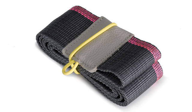 <b>Vitra｜Chairless</b>　 hhstyle.com/Aoyamaにて取り扱い中