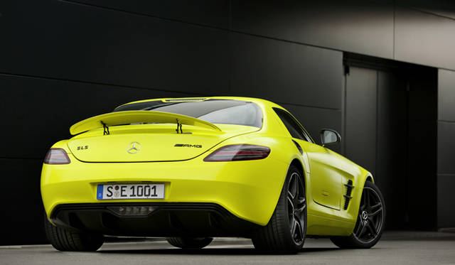 <b>Mercedes Benz｜メルセデス SLS AMG<br/>リアマスク全景</b>（リアウイング あり）