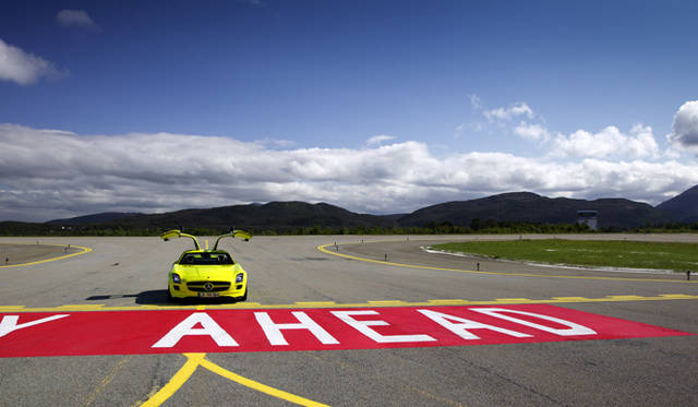 <b>Mercedes Benz｜メルセデス SLS AMG</b>