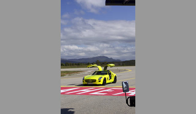 <b>Mercedes Benz｜メルセデス SLS AMG</b>