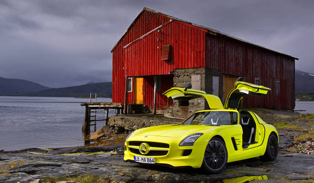 <b>Mercedes Benz｜メルセデス SLS AMG<br></b>公道での試乗