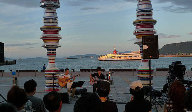 <b>瀬戸内国際芸術祭2010</b>　天野清継＋鬼怒無月（スーパーギターデュオ）