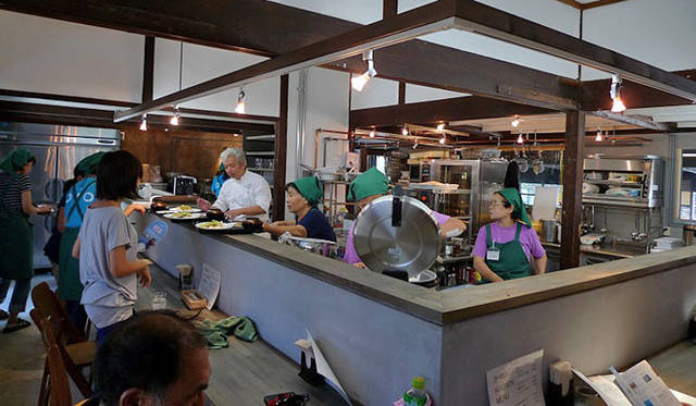 <b>瀬戸内国際芸術祭2010</b>　なつかしい空気のすばらしい安部 良 「島キッチン」　ひとを繋ぐプラットフォーム。　