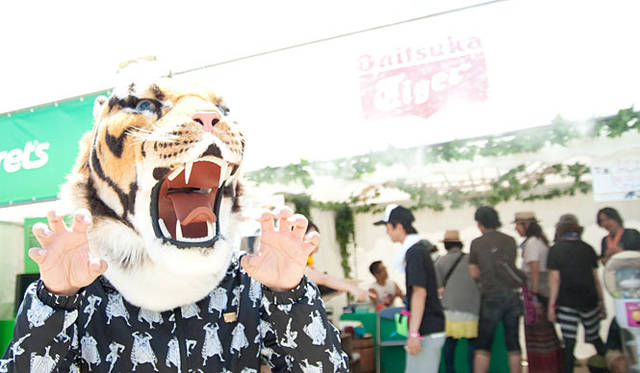 <b>オニツカタイガー×スペースシャワー TV｜SWEET LOVE SHOWER 2010</b>　オニツカタイガーブースに、タイガー君登場！