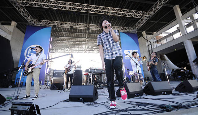 <b>オニツカタイガー×スペースシャワー TV｜SWEET LOVE SHOWER 2010</b>　28日に登場したYOUR SONG IS GOOD　© SPACE SHOWER TV