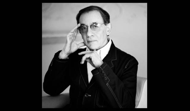 <b>Van Cleef&Arpels｜ヴァン クリーフ＆アーペル</b>　ディスプレイ・セッティングを担当した、アルフレード・アリアス。今回はイラストレーターのルーベン・アルテリオと組んだ。