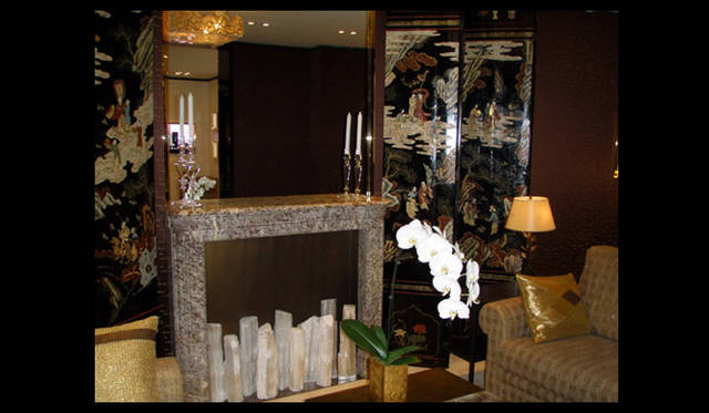 <b>CHANEL｜シャネル</b>　会場となったシャネルのジュエリーブティックは、ココ・シャネルが愛したコロマンデル調で整えられている。