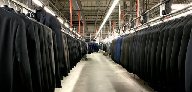 <strong>BOGLIOLI｜ボリオリ</strong> 　 1974年に創立されたボリオリ社のガンバクファクトリー。量産される名品ジャケットたち