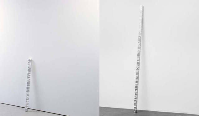 <br>『Every spark is numbered』 （2007） 124.5×5.1×5.cm （左）<br>『-Night’s capacity varies, But morning is inevitable』 （2007） 250.2×5.1×5.1cm （左）（右）