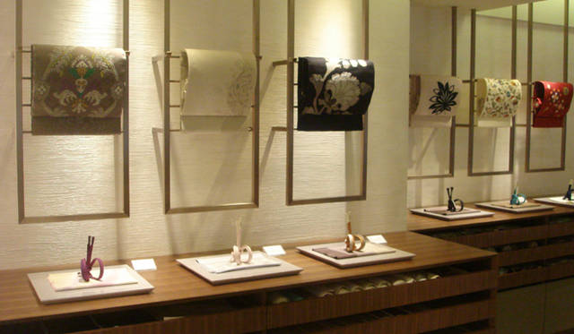 <strong>MITSUKOSHI｜銀座三越</strong>　M2階　銀座スタイル「サロン ド きもの」