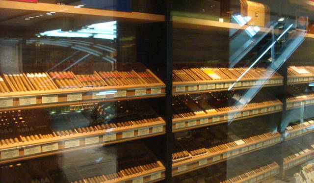 <strong>MITSUKOSHI｜銀座三越</strong>　6階　シガーコーナー