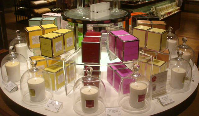 <strong>MITSUKOSHI｜銀座三越</strong>　8階　ギフトを探すのに最適