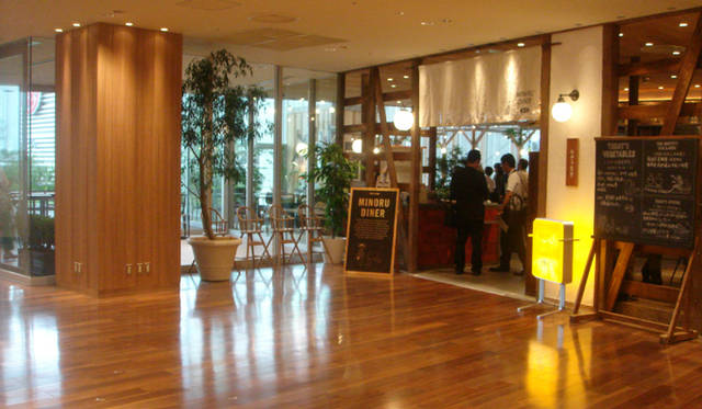 <strong>MITSUKOSHI｜銀座三越</strong>　9階　銀座テラスへの入り口。