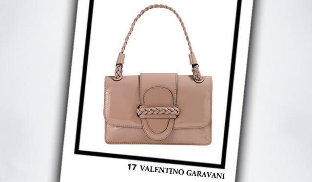 <strong>VALENTINO GARAVANI｜ヴァレンティノ ガラヴァーニ</strong>　バッグ[W25×H16.5×D6cm]　14万9100円（ヴァレンティノ ガラヴァーニ／ヴァレンティノ インフォメーションデスク）