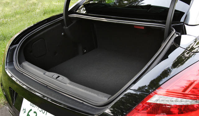 <b>Peugeot｜プジョー RCZ</b>