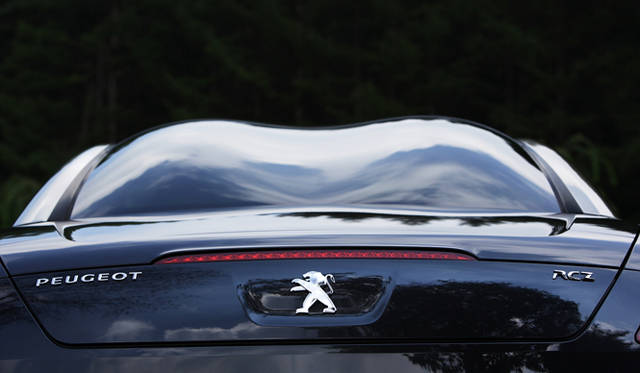 <b>Peugeot｜プジョー RCZ</b>