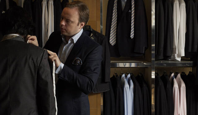 <strong>dunhill｜ダンヒル</strong> 　ケースバイケースだが基本的には前面から採寸