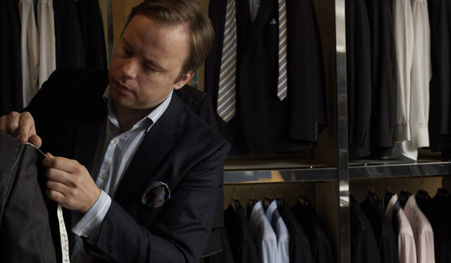 <strong>dunhill｜ダンヒル</strong> 　サビルロウで礎を築いた所作のひとつひとつが厳格