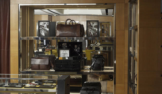 <strong>dunhill｜ダンヒル</strong> 　カスタムオーダーできるバッグは主に5型