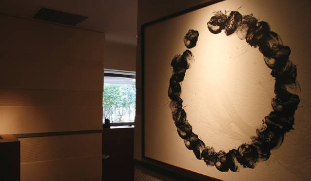 ART｜「食とアートの会」 第7回  墨象作家 宮村 弦